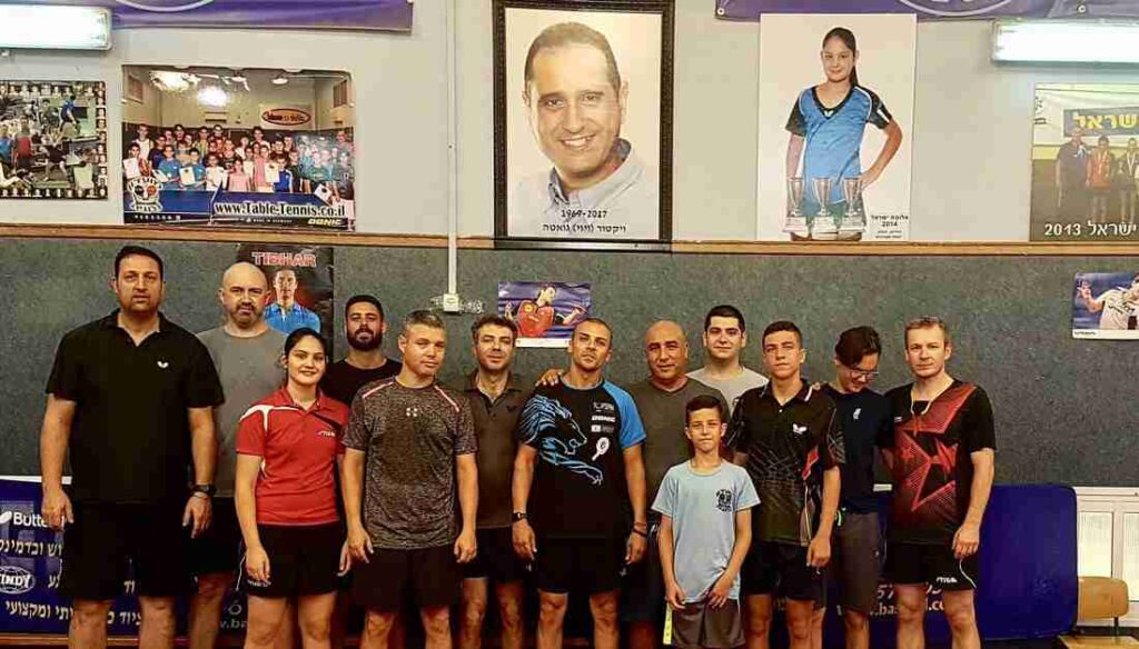 How to start a table tennis training session in a group or by yourself